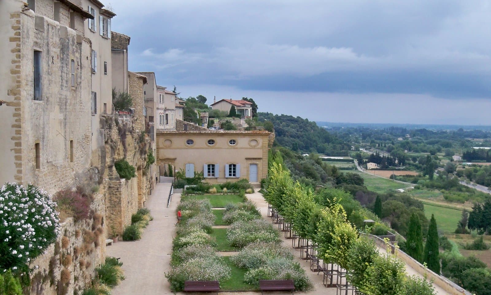 Lauris · Luberon